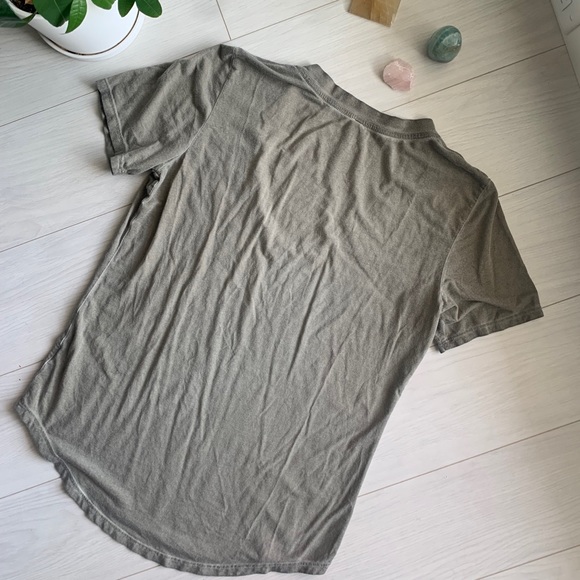 Aritzia Tee - Picture 4 of 7